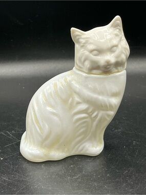 AVON Vtg White Cat Perfume Bottle